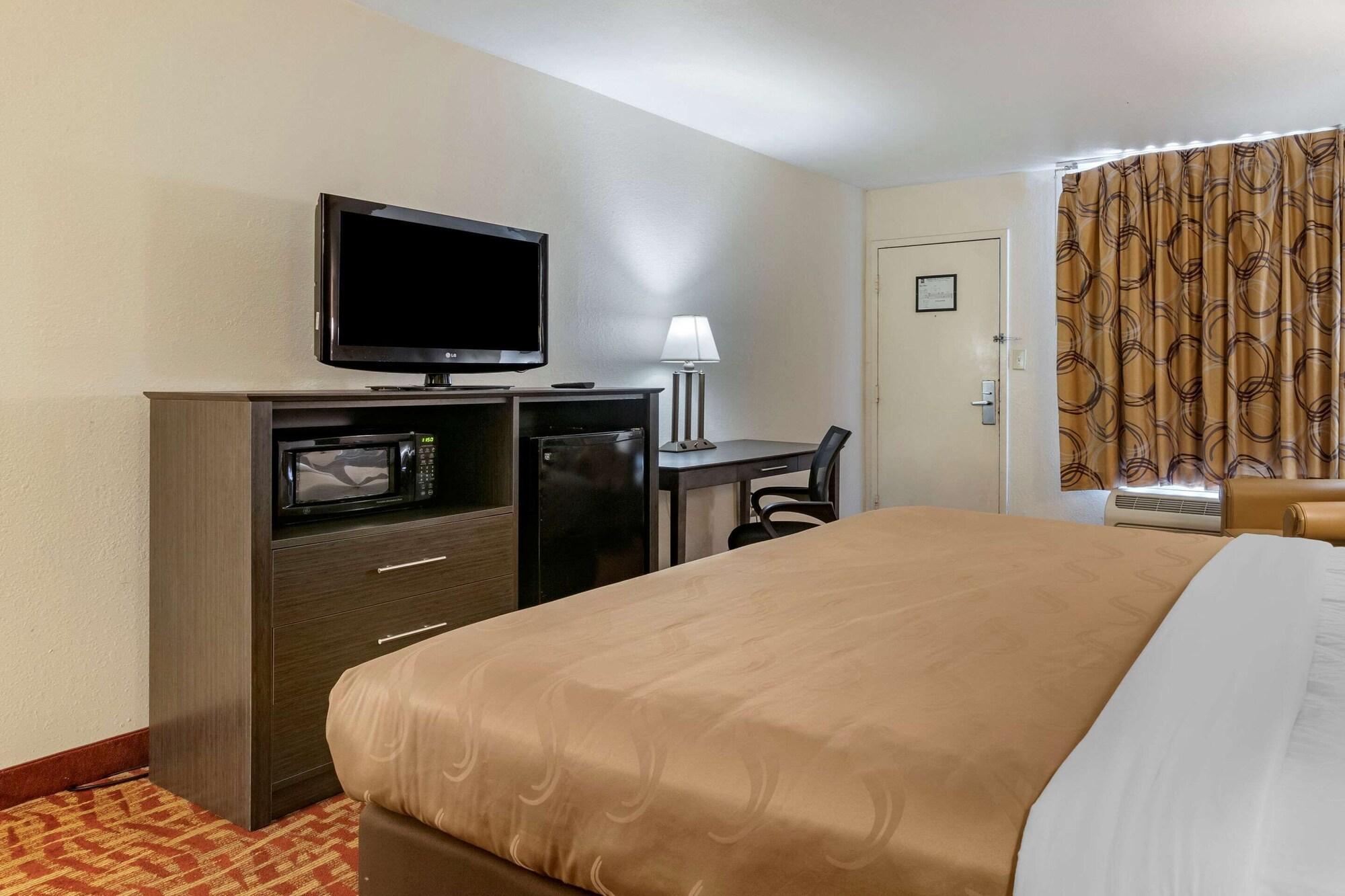 Quality Inn At Town Center Beaufort Exterior photo